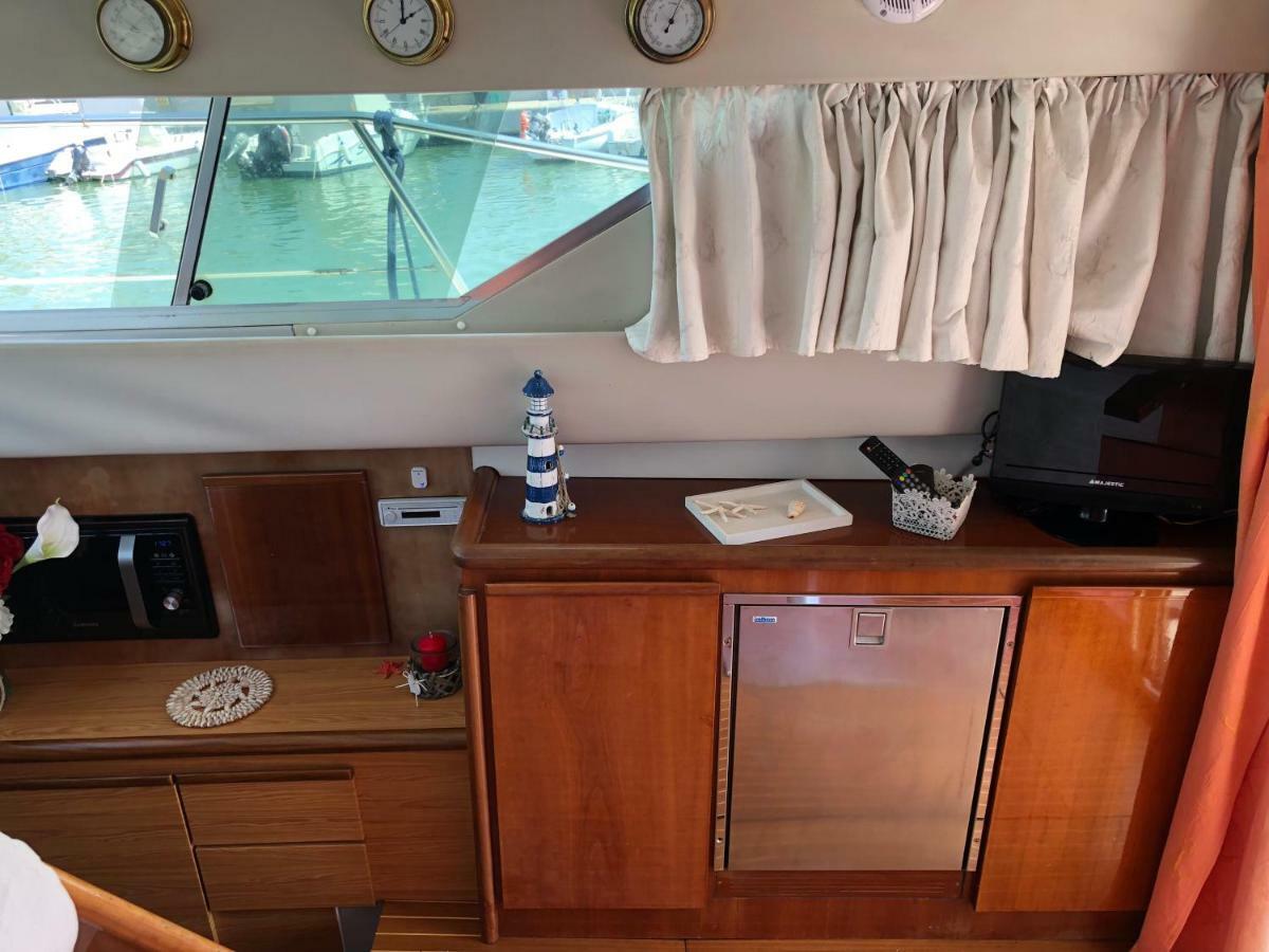 Yacht Suite Marina Di Grosseto Exterior foto