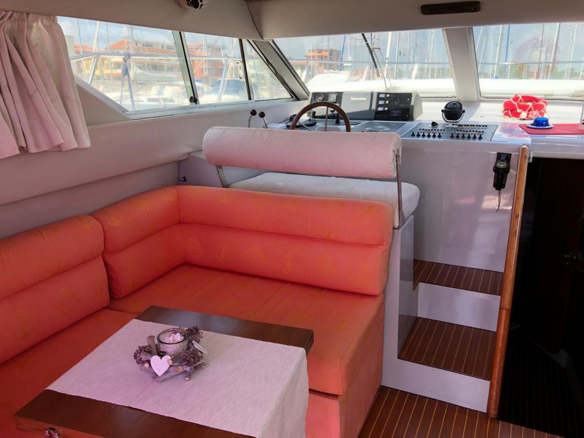 Yacht Suite Marina Di Grosseto Exterior foto